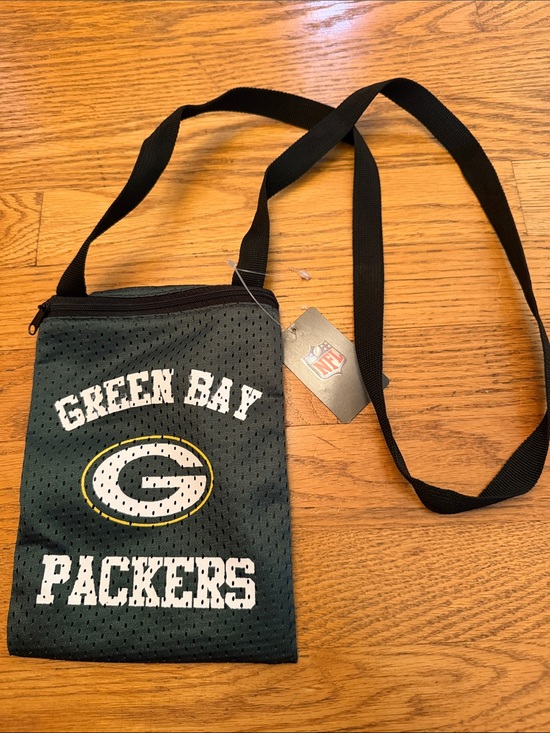 NFL Handbags - NFL Green Bay Packers Dark Green Crossbody Bag with Black Strap NWT